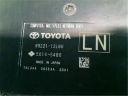 8273012Z30 блок предохранителей Toyota Corolla