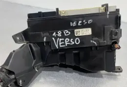 821110FD02 блок предохранителей Toyota Verso 2014
