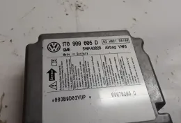 09070205C блок управління AirBag (SRS) Volkswagen Touran I 2007