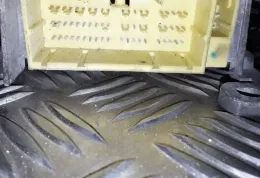 220749104 блок управления AirBag (SRS) Toyota Yaris 2009