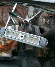 23710VB304 блок управління ECU Nissan Patrol Y61 1999