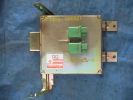 2371033Y10 блок керування двигуном до Nissan Presea