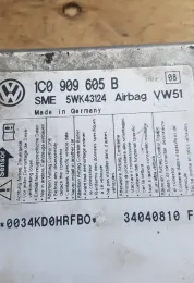 34040810F блок управління AirBag (SRS) Volkswagen Golf IV 2002