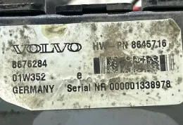 01W352 блок запобіжників Volvo V70 2004