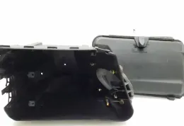 A2115400682 кришка блоку запобіжників Mercedes-Benz E W211 2006