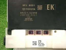 8922052C40 блок предохранителей Toyota Sienta