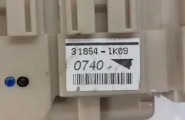 8273005710 Fuse box control unit Toyota Avensis T270 2013