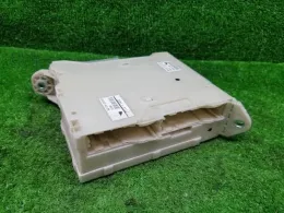 8273028330 Toyota Noah fuse control box