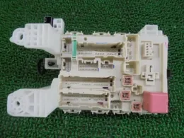 8273072010 Toyota fuse control box