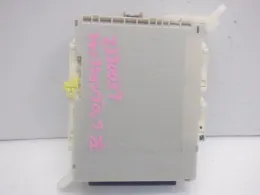 8922033010 блок предохранителей Toyota