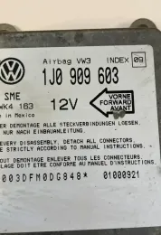 01000921 блок управления AirBag (SRS) Volkswagen Golf IV 2002