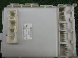 8273072010 Toyota fuse control box