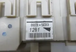 8273005J90 Fuse box control unit Toyota Avensis T270 2015