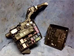 82661B2540 Daihatsu Tanto fuse control box
