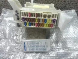 8273052M71 Toyota Vitz fuse control box