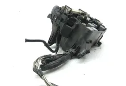 7379R0A2 кришка блоку запобіжників Toyota Verso 2010