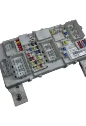 519242804 блок предохранителей Ford Focus 2009