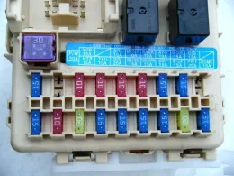284914A00K блок запобіжників до Nissan