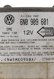 379401061 блок управления AirBag (SRS) Volkswagen Golf III 1994