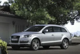 Блок керування паливного насоса Audi Q7 2005-20