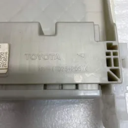B273052P40 блок запобіжників до Toyota