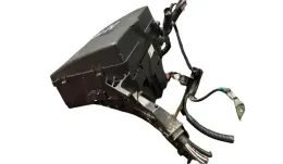 8211105G81 блок предохранителей Toyota Avensis T270 2010