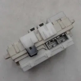 8637B318 блок предохранителей Mitsubishi