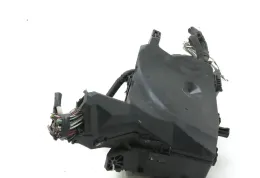 7379R0A2 кришка блоку запобіжників Toyota Verso 2010