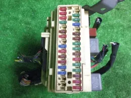 8273058022 Toyota Alphard fuse control box