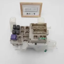2323000200 блок предохранителей Toyota