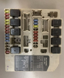 Блок запобіжників на Nissan Note 2006р. 1.4MT