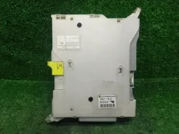 8267258040 блок запобіжників до Toyota Alphard