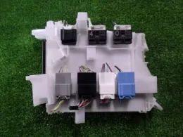 8273052R70 Toyota fuse control box
