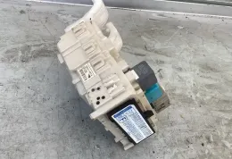 4G010570 блок запобіжників Toyota Prius (XW20) 2006
