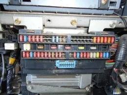 MK387303 блок запобіжників до Mitsubishi Canter