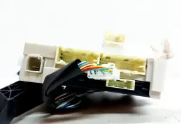8273012T71 Fuse box control unit Toyota Auris 150 2011
