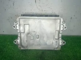 PE0518881D блок управления двигателем Mazda