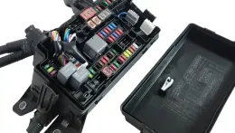 82662F4022 Fuse box control unit Toyota C-HR 2020