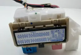 8273005D20 Fuse box control unit Toyota Avensis T270 2014