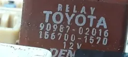 9098704004 блок запобіжників Toyota RAV 4 (XA10) 1994