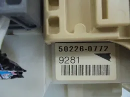 502260772 блок предохранителей Toyota