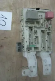 8273052C00 Fuse box control unit Toyota Yaris 2008