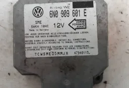 5WK4104E блок управления AirBag (SRS) Volkswagen Golf III 1994