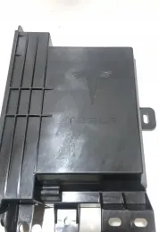 2058358-03-C блок управления ECU Tesla Model S 2017