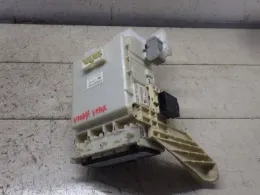 8273052840 блок предохранителей Toyota Ractis