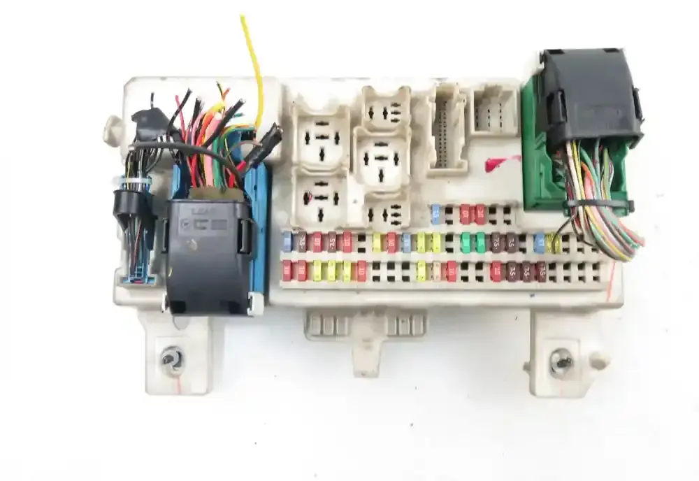 Мазда 3 блок предохранителей