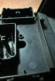 JKE33A02E9 блок запобіжників Jeep Wrangler 2011