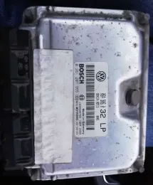 Блок управління ECU 06A906032LP ecu vw jetta 1.8 t 0261207955