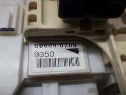 8273052840 блок предохранителей Toyota Ractis