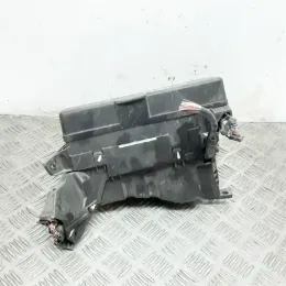 7379R0A1 блок запобіжників Toyota Avensis T270 2011